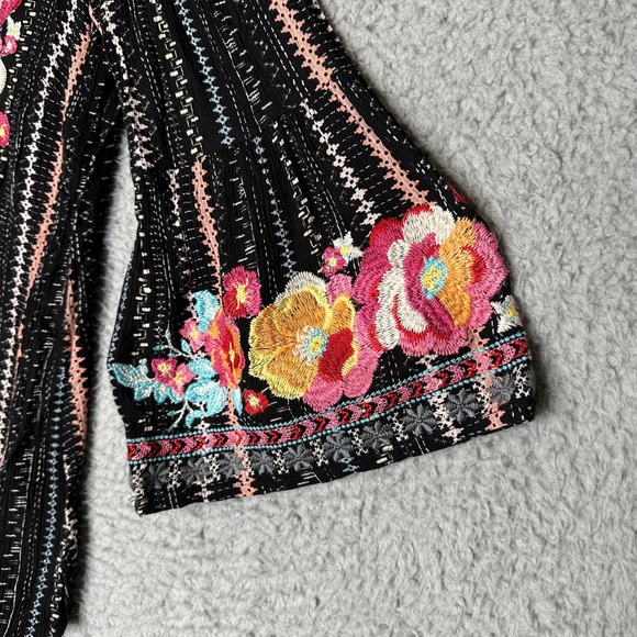 Savanna Jane Embroidered Bell Sleeve V Neck Tunic Top Black Floral Print Size S - Picture 3 of 8